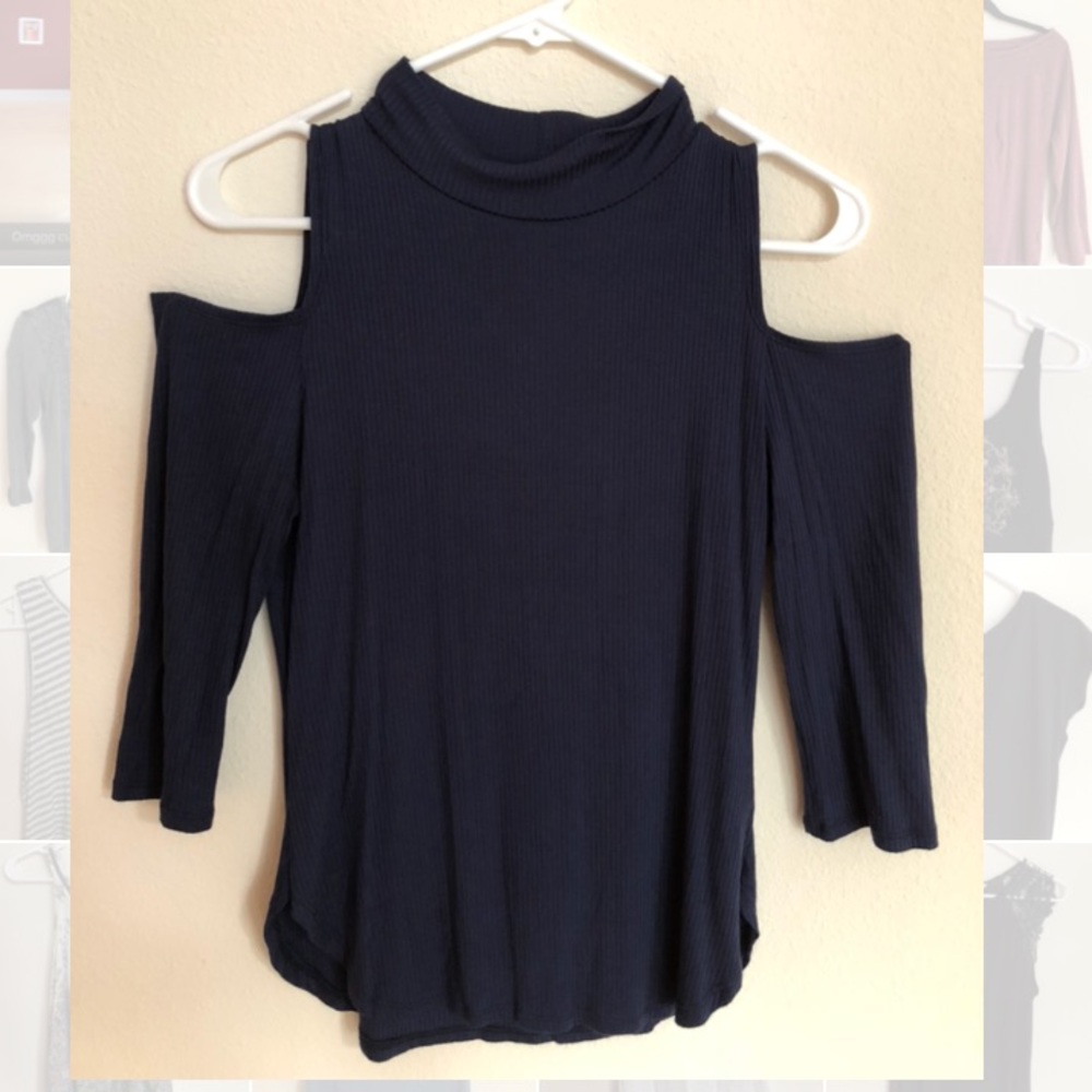Navy Top $9 - Picture 1 of 1